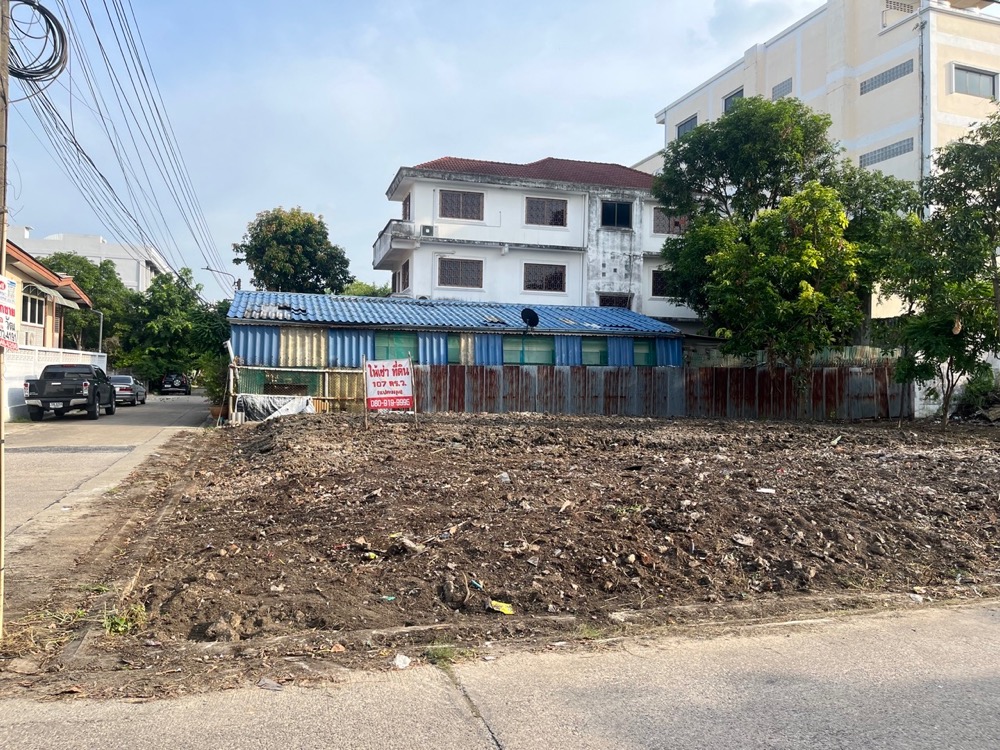 For RentLandOnnut, Udomsuk : Beautiful land for rent, already filled, in Soi On Nut 40. Size 107 Sq.W.