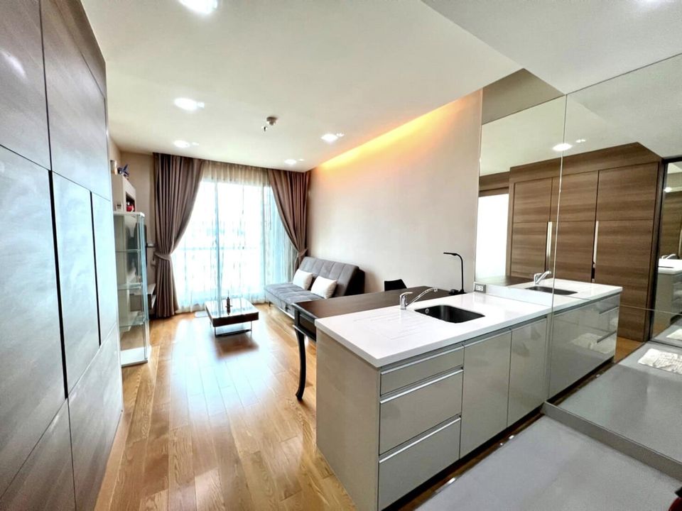 For SaleCondoSathorn, Narathiwat : Condo for sale in the heart of the city, The Address Sathorn, The Address Sathorn