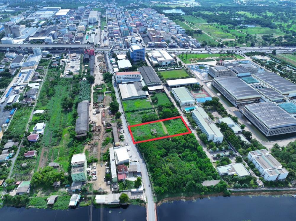 For SaleLandPathum Thani,Rangsit, Thammasat : Urgent sale ‼️ Land, Soi Khlong Luang 8, land size 2 rai 2 ngan 33 square wa (1033 sq wa), just 500 meters into the alley, the area has been filled in and is ready for development.