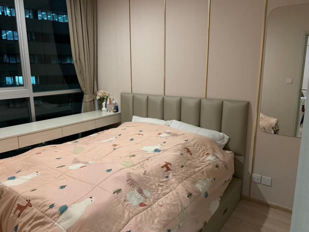 For SaleCondoRatchadapisek, Huaikwang, Suttisan : **Quick sale with tenant** Condo Noble Revolve 2 near MRT Thailand Cultural Center price 3.89 million