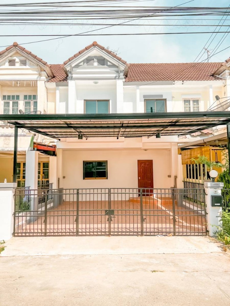 For SaleTownhousePathum Thani,Rangsit, Thammasat : Townhouse for sale, 2 floors, 3 bedrooms, Piyawararom Village, Khlong Si, Pathum Thani.