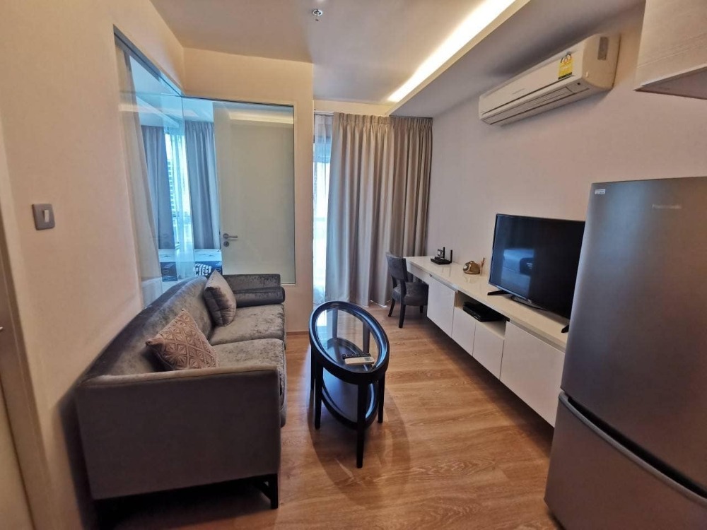 For RentCondoSukhumvit, Asoke, Thonglor : 🔐#PT2309_004🔐🗓️ Available and ready to move in on 01 Dec. 24🗓️𝐅𝐨𝐫 𝐑𝐞𝐧𝐭 ( 42𝐬𝐪𝐦. 1h, 1h)𝐂𝐨𝐧𝐝𝐨 𝐇 𝐒𝐮𝐤𝐡𝐮𝐦𝐯𝐢𝐭 𝟒𝟑