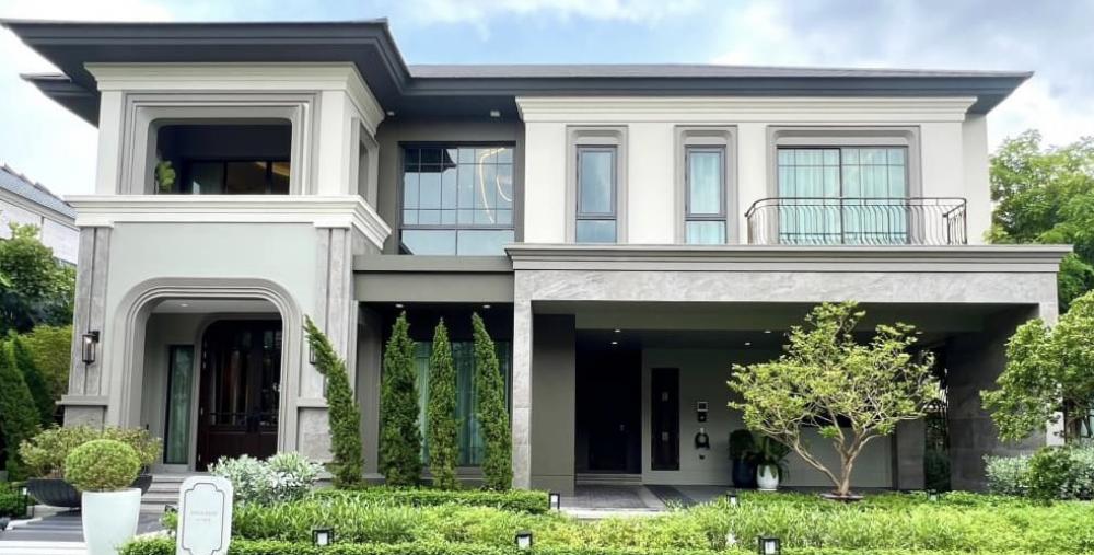 For SaleHouseLadkrabang, Suwannaphum Airport : Single house, Grand Bangkok Boulevard, Krungthep Kreetha, 2-storey luxury mansion, Krungthep Kreetha, on a developing hot location. Krungthep Kreetha, a new cut, convenient to travel near Suvarnabhumi Airport