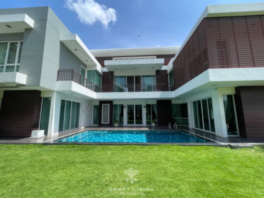 For SaleHouseNawamin, Ramindra : SUPER RARE🔥Luxurious single-family home, featuring a spacious master bedroom, a well-appointed kitchen, a private pool, and close proximity to Fashion Island.