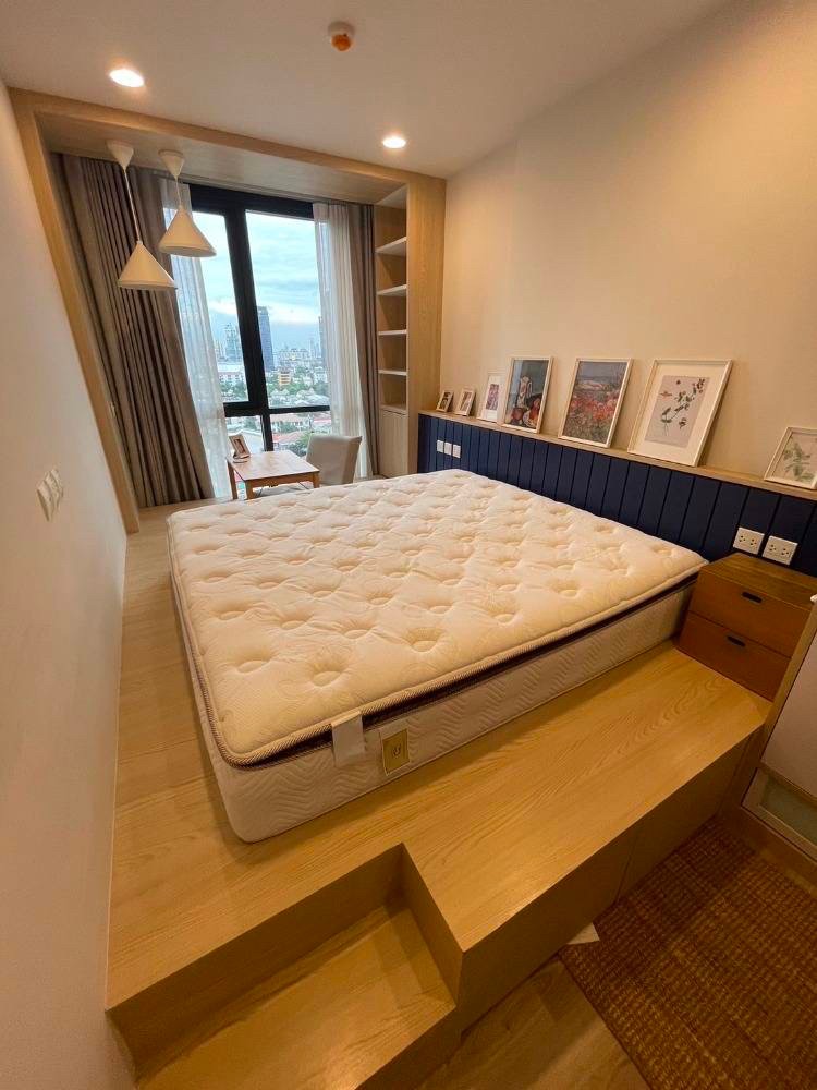 For RentCondoSukhumvit, Asoke, Thonglor : Condo for rent Oka-Huas ♦ Size 35 sq m, floor 14 ♦1, bedroom 1 bathroom, near BTS Thonglor ♦ Beautiful built-in, fully furnished, ready to move in, very new room ♦ View of the Chao Phraya River