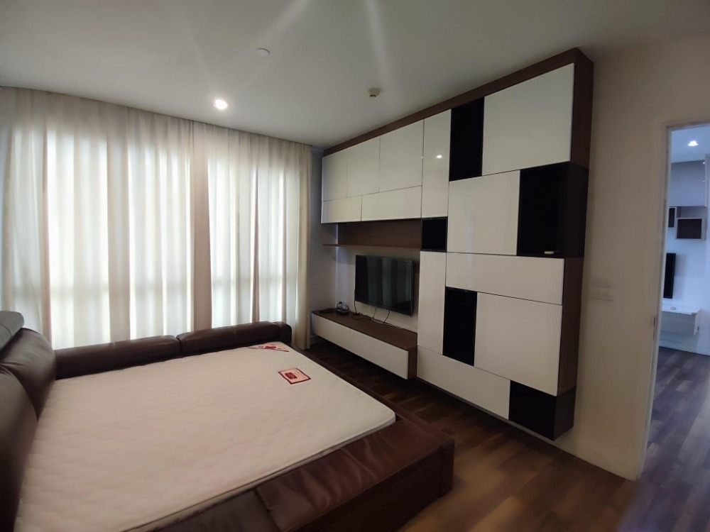 For RentCondoOnnut, Udomsuk : ★The Room Sukhumvit 62★ 75 sq m., 8th floor (2 bedrooms), ★Only 30 m. to BTS Punnawithi Station★ Quiet environment ★ Complete electrical appliances