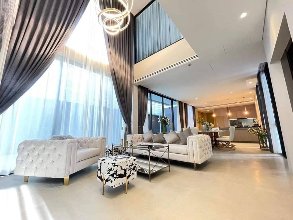 For SaleHousePattanakan, Srinakarin : ♦ Super Luxury ♦ house 3 storey 75.40 sq.w. | 4 Beds with pool | Near ARL Huamak 3 mins, Stamford International Univ. 4 mins.