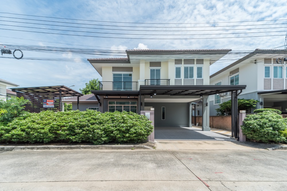 For SaleHouseNawamin, Ramindra : Newly renovated detached house for sale, corner plot, next to the main road, ready to add a multi-purpose room.