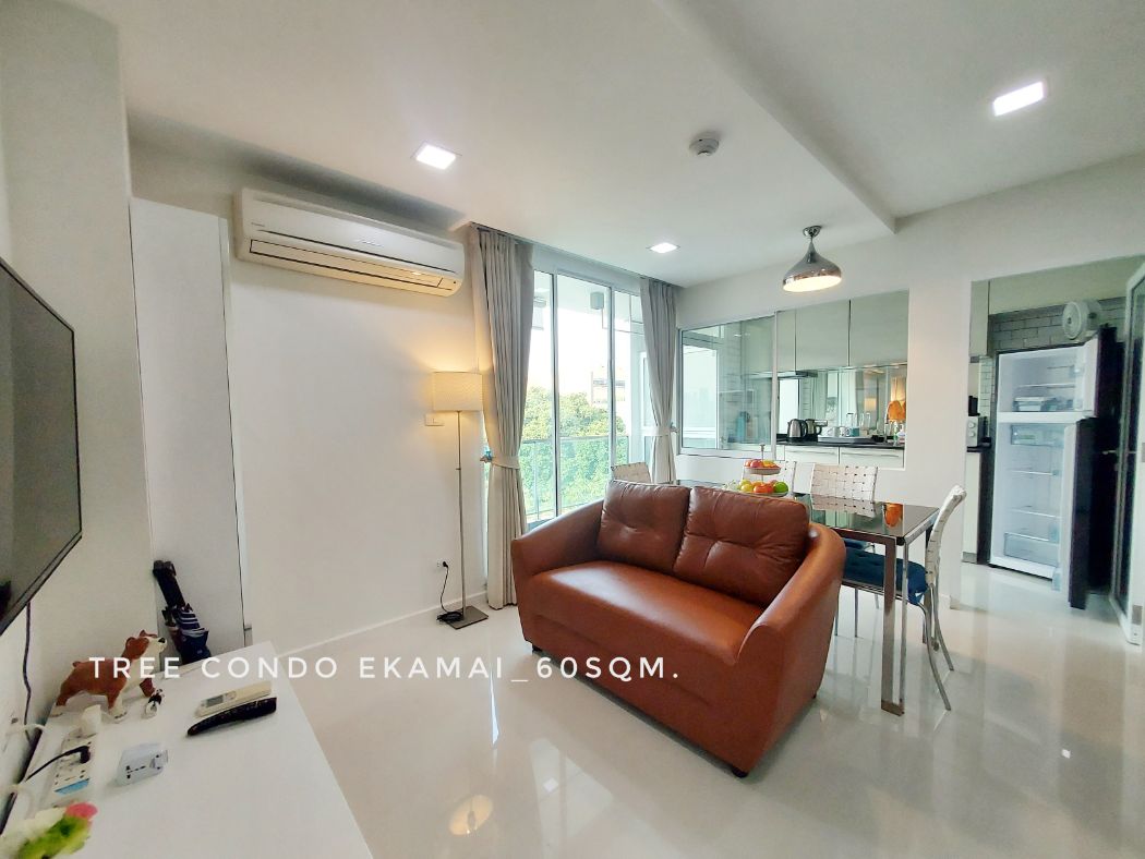 For SaleCondoSukhumvit, Asoke, Thonglor : For sale, 2-bedroom condo, newly renovated, 6.2 million baht, Tree Condo Ekkamai, 60 sq m, good condition, very good location, quiet, convenient, near BTS