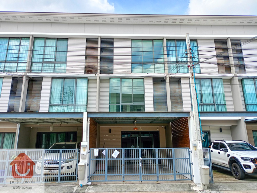 For SaleTownhouseMin Buri, Romklao : Townhome for sale, Patio Ramkhamhaeng-Wongwaen, 3-story townhome, 3 bedrooms, size 20.39 sq m, location on Romklao Road, Soi 64.