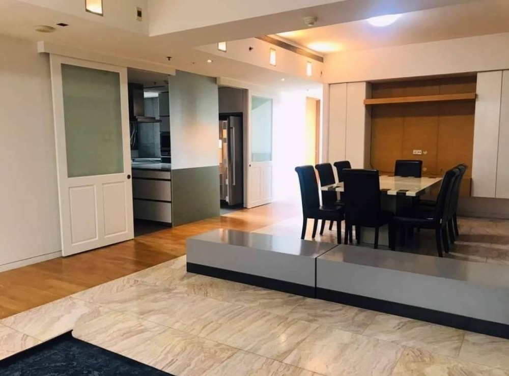 For SaleCondoSathorn, Narathiwat : The Met Sathorn (เดอะ เม็ท สาทร) | Duplex 365 sq.m. | 4 bedrooms, fully furnished | Lumpini Park view | Near Bangkok Christian Hospital 7 minutes, St. Louis Hospital 3 minutes.