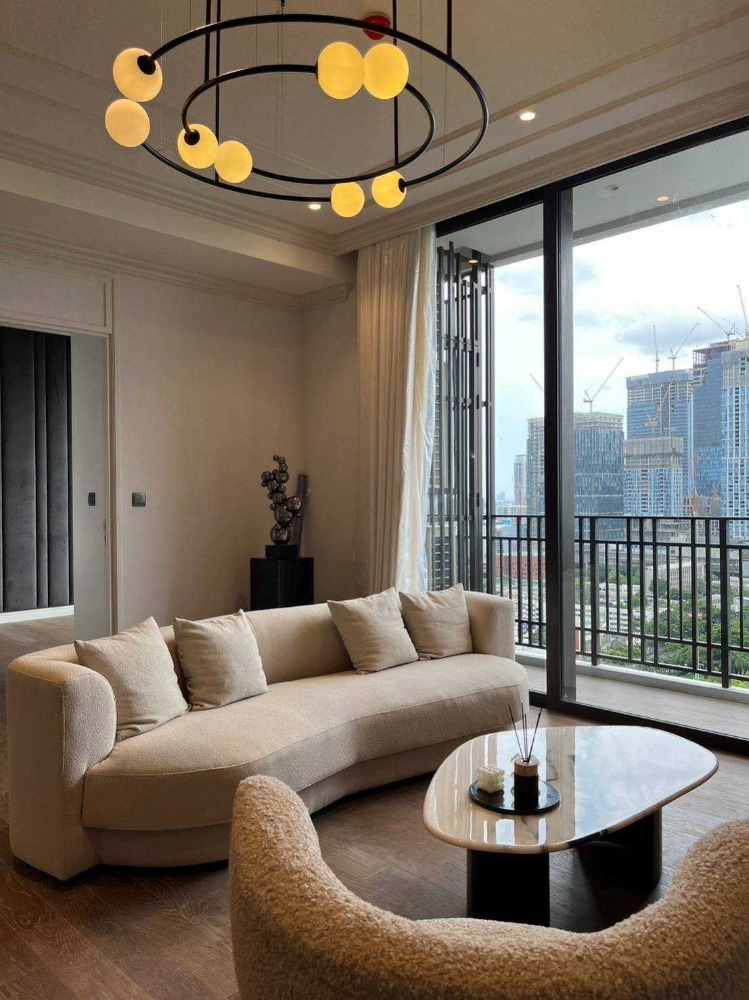 For SaleCondoWitthayu, Chidlom, Langsuan, Ploenchit : ❖ Prime Location ❖ 20+ floor 3 beds | 123.29 sq.m. | Near BTS Phloen Chit 3 minutes, MRT Lumpini 4 minutes.