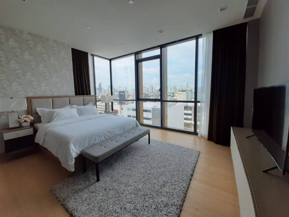 For RentCondoSukhumvit, Asoke, Thonglor : ♦Modern Decoration♦ 05+ Floor type 03 | 125.20 sq.m. 2 Beds | Condo Near J Avenue Thonglor 2 mins., BTS Thonglor 5 mins. and Donki Mall 7 mins.