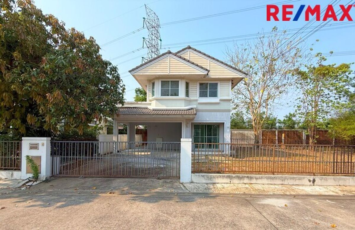 For SaleHousePathum Thani,Rangsit, Thammasat : Single house for sale, Prueklada 2 Rangsit-Khlong 4, house on the edge, open on the side, like having a private garden.