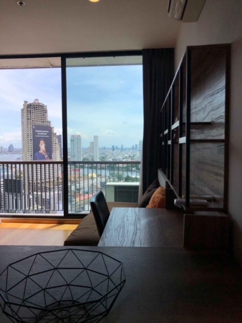 For RentCondoSathorn, Narathiwat : For Rent Excellent & Tranquil unit in the middle of Sathorn just 160 m. distance from BTS Surasak