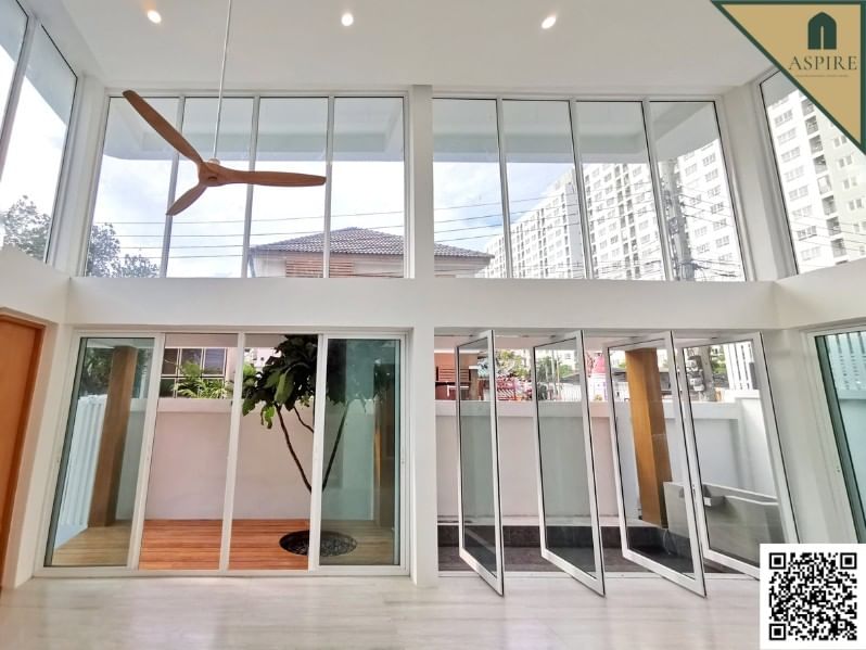 For SaleHouseOnnut, Udomsuk : [Sale] 5-Storey Modern Single House in Onnut, Sukhumvit 77