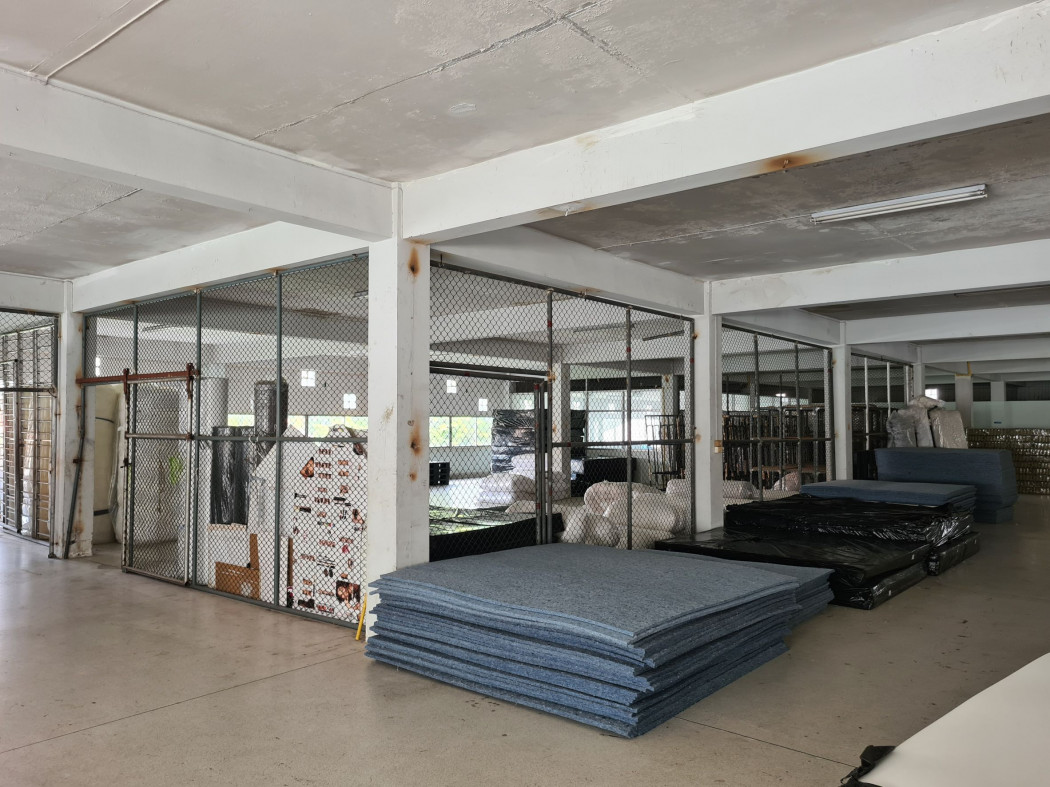 For RentWarehouseRama3 (Riverside),Satupadit : Warehouse for rent, Rama 3, size 180 sq m, in the heart of the city, has an elevator.