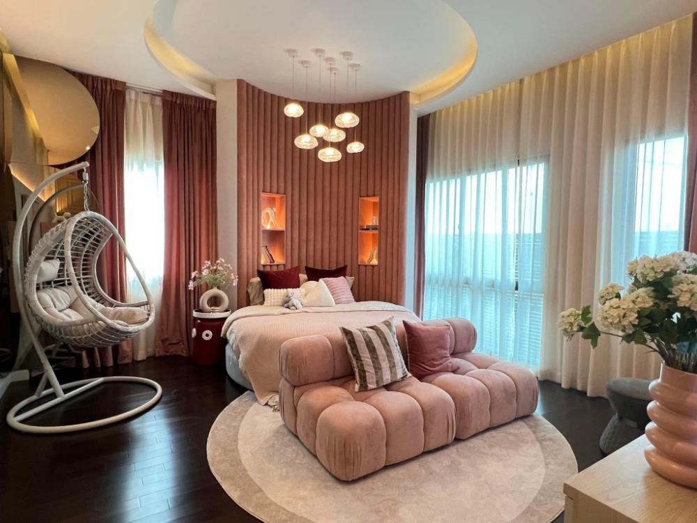 For SaleHouseLadkrabang, Suwannaphum Airport : Single house for sale, Grand Bangkok Boulevard, Krungthep Kreetha, 2-story luxury mansion, Krungthep Kreetha.