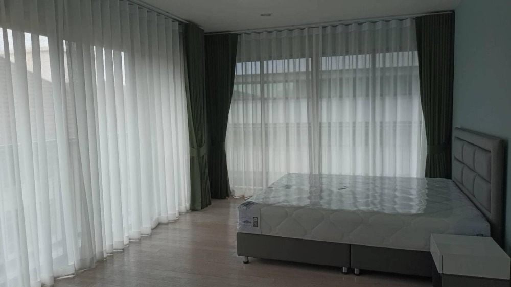 For RentCondoSukhumvit, Asoke, Thonglor : ★ Noble solo Thonglor★ 67 sq m., 7th floor (1 bedroom, 1 bathroom), ★near BTS Thonglor ★near the expressway ★ many amenities★ Complete electrical appliances★