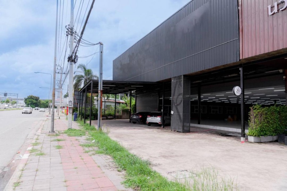 For RentWarehouseNonthaburi, Bang Yai, Bangbuathong : Showroom for rent, 720 sq m, Ratchaphruek area, Nonthaburi, suitable for many businesses on the main road.