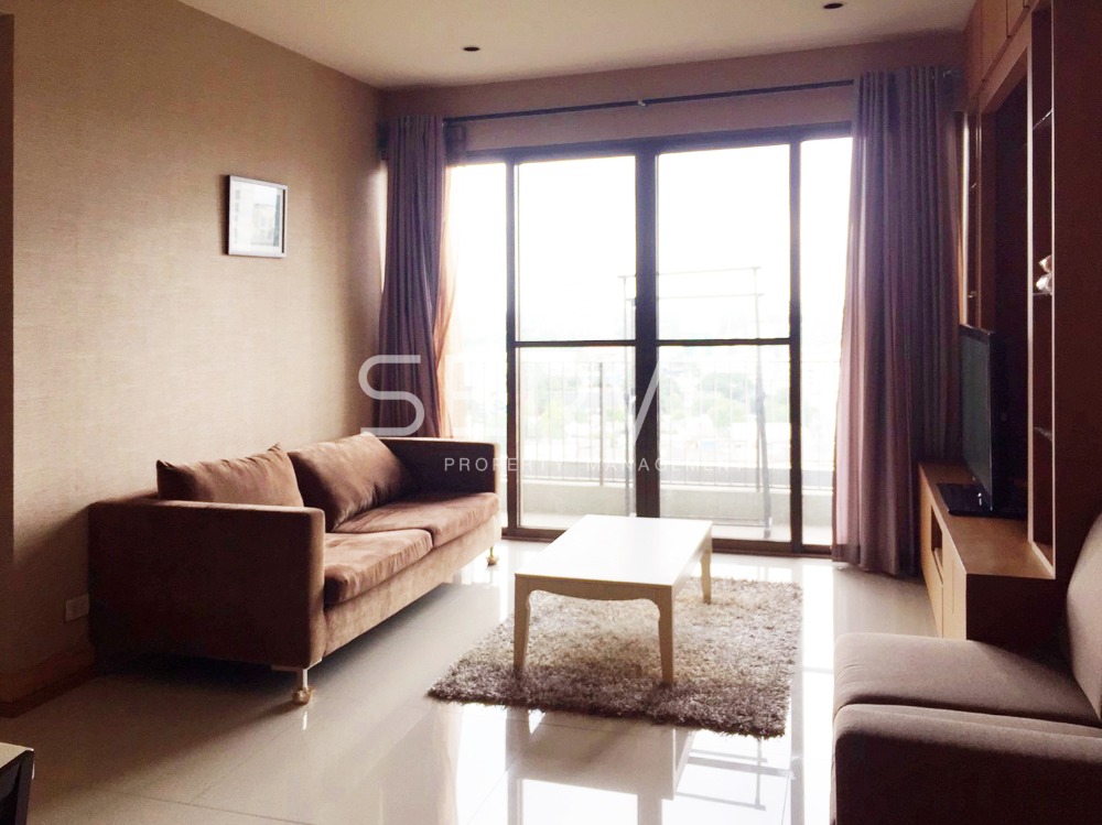 For RentCondoSukhumvit, Asoke, Thonglor : 1 Bed with Bathtub 68.5 sq.m. Good Location BTS Phrom Phong 800 m. at The Emporio Place Condo  / Condo For Rent