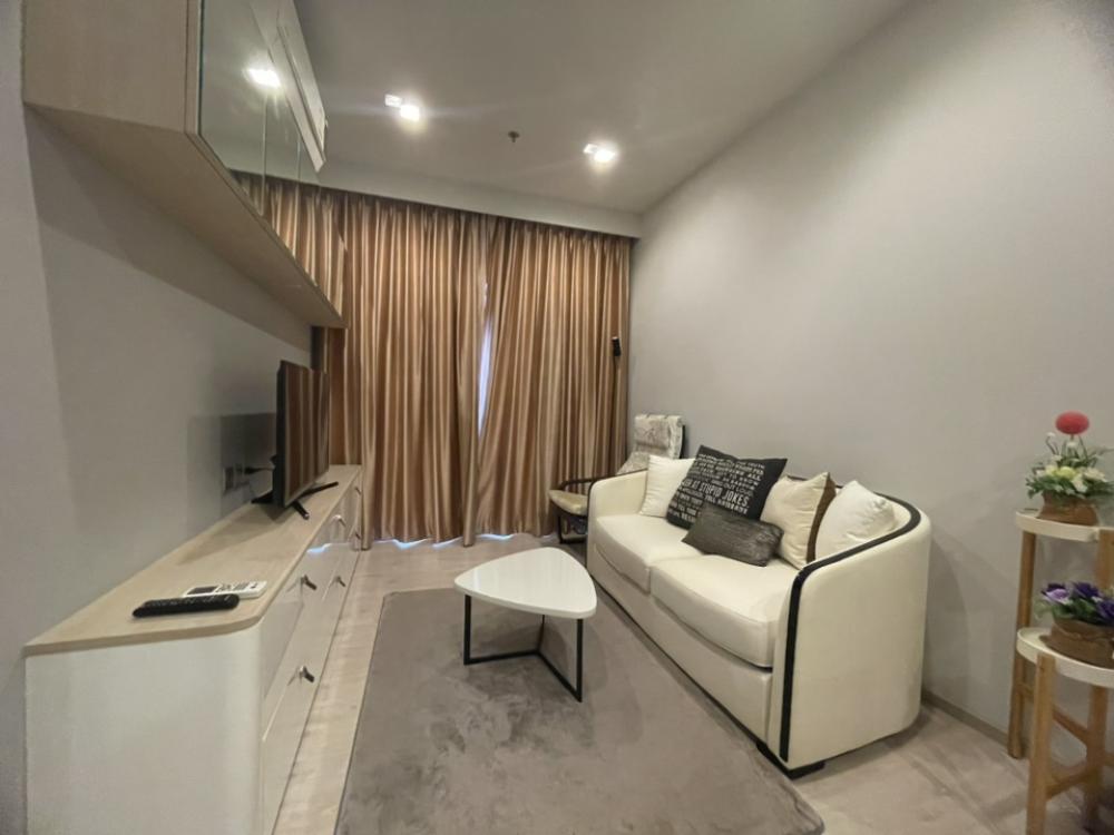 For RentCondoSukhumvit, Asoke, Thonglor : Pet-Friendly Condo for Rent at M Thonglor – Ready on March 8 , 2025 Spacious 2-bedroom unit, 57.5 sqm, fully furnished and designed for comfort. Perfect for pet owners seeking a stylish home in the heart of the city.📞 For more details, call 082-459-4297.