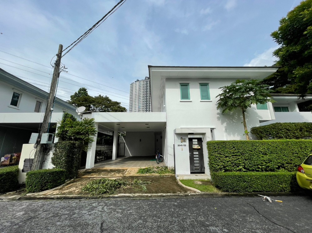 For SaleHousePattanakan, Srinakarin : Single house Noble Tara Pattanakarn / 3 bedrooms (for sale), Noble Tara Pattanakarn / Detached House 3 Bedrooms (FOR SALE) TP197