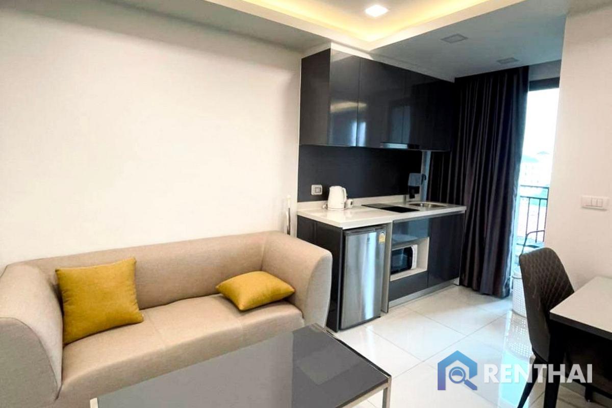 For SaleCondoPattaya, Bangsaen, Chonburi : Live the Dream in Pattaya: Arcadia Beach Continental Condo for 1.55M Baht