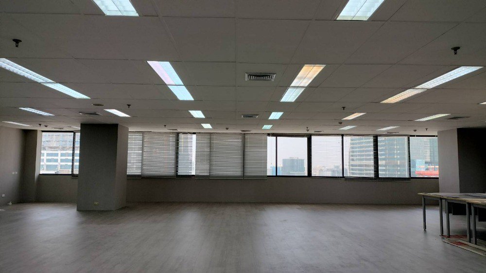 For SaleOfficeKhlongtoei, Kluaynamthai : Office for sale in rama4 Lumpini Tower