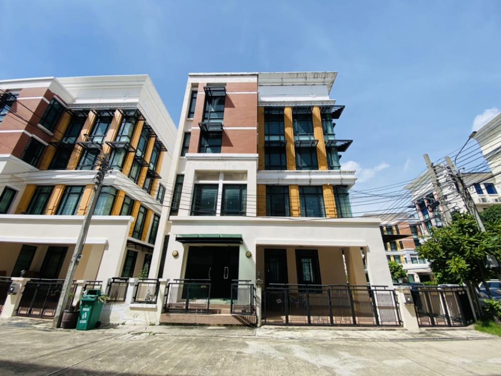 For RentHome OfficeBangna, Bearing, Lasalle : For Rent Home office for rent #Newly renovated in the middle of Krung Park, Bangna, Km 3, luxurious, on Bangna-Trad Road, easy access and parking