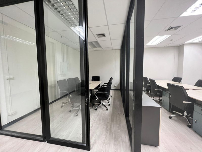 For RentOfficeSathorn, Narathiwat : For Rent Bangkok Office Naradhiwas Rajanagarindra BTS Chong Nonsi Sathon BRE20366