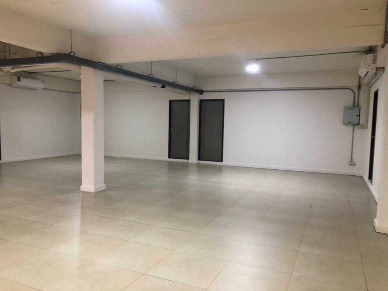 ให้เช่าสำนักงานสะพานควาย จตุจักร : For Rent Bangkok Office Phahon Yothin BTS Saphan Khwai Phaya Thai BRE20090