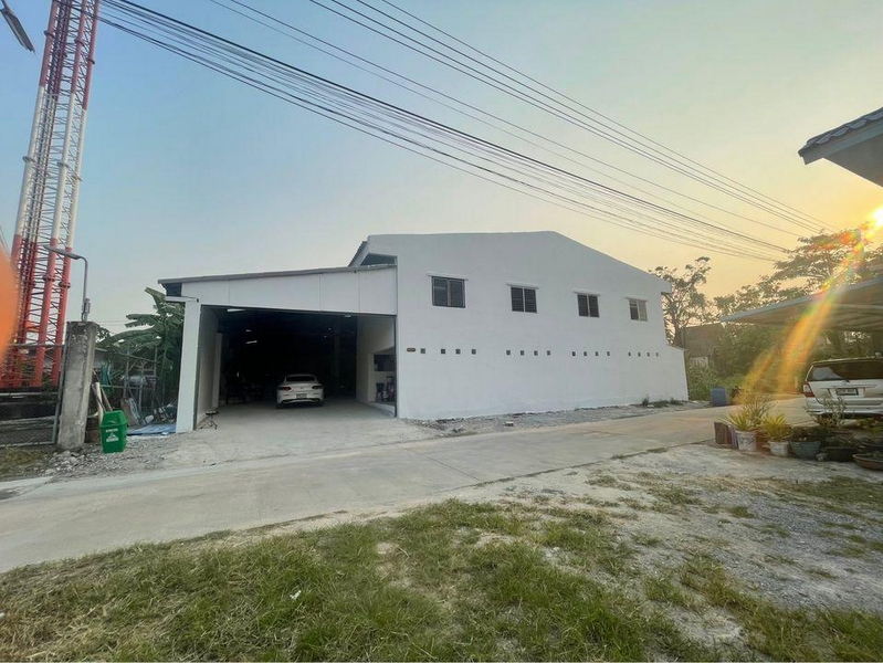 ขายโกดัง ห้องเก็บของปทุมธานี รังสิต ธรรมศาสตร์ : For Sale Pathum Thani Warehouse Lum Luk Ka Mueang Pathum Thani BRE19593