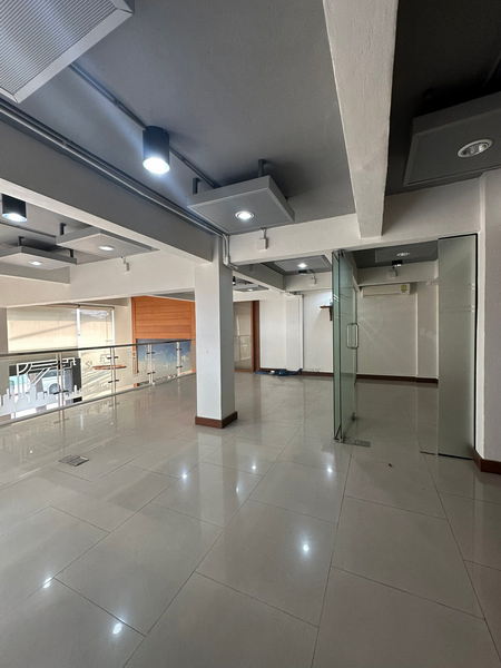 ให้เช่าสำนักงานสยาม จุฬา สามย่าน : For Rent Bangkok Office Retail Lang Suan BTS Chit Lom Pathum Wan BRE19469