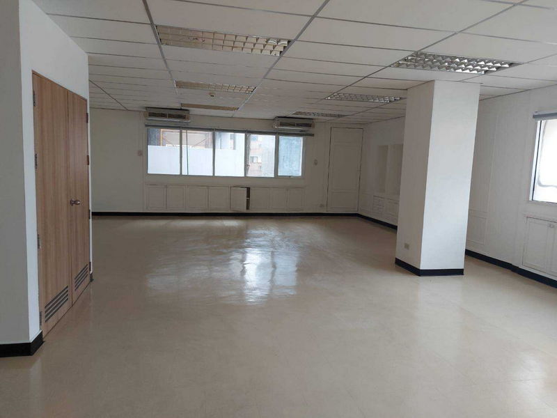 For RentOfficeWitthayu, Chidlom, Langsuan, Ploenchit : For Rent Bangkok Office Lang Suan BTS Chit Lom Pathum Wan BRE18787