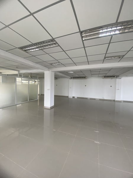 For RentOfficeKhlongtoei, Kluaynamthai : For Rent Bangkok Office Sukhumvit BTS Phra Khanong Watthana BRE18789