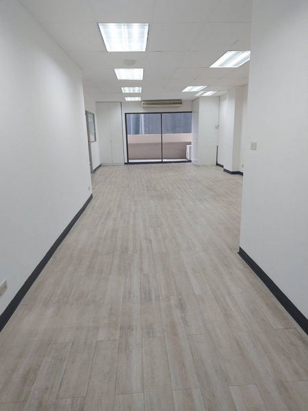 ให้เช่าสำนักงานสยาม จุฬา สามย่าน : For Rent Bangkok Office Lang Suan BTS Chid Lom Pathum Wan BRE18762