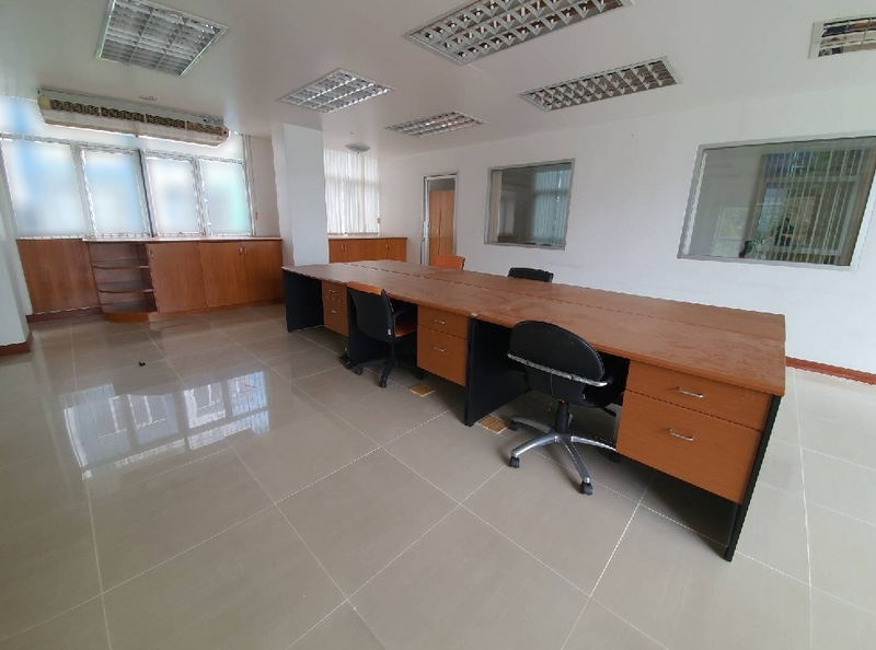 ให้เช่าสำนักงานลาดกระบัง สุวรรณภูมิ : For Rent Bangkok Office in Srinakarin BTS Punnawithi Prawet BRE18534