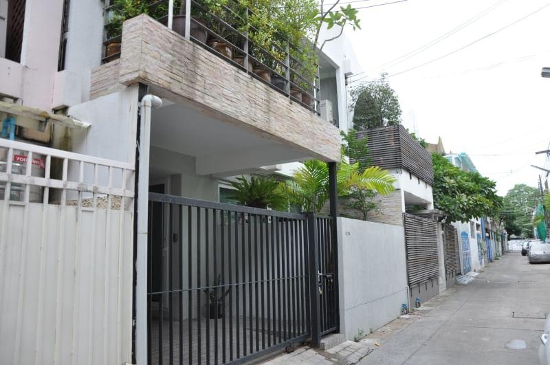 ให้เช่าทาวน์เฮ้าส์/ทาวน์โฮมคลองเตย กล้วยน้ำไท : For Rent Bangkok Town House Ekkamai BTS Ekkamai Watthana BRE18334