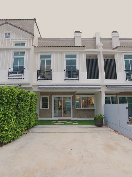 For RentHouseBangna, Bearing, Lasalle : For Rent Bangkok Town House Indy 2 Bangna - Ramkhamhaeng 2 Kanchanaphisek Prawet BRE17892