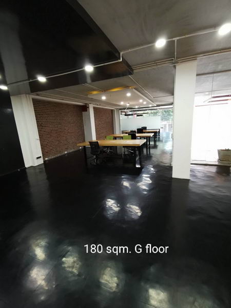 ให้เช่าสำนักงานสุขุมวิท อโศก ทองหล่อ : For Rent Bangkok Office Sukhumvit BTS Ekkamai Watthana BRE17499