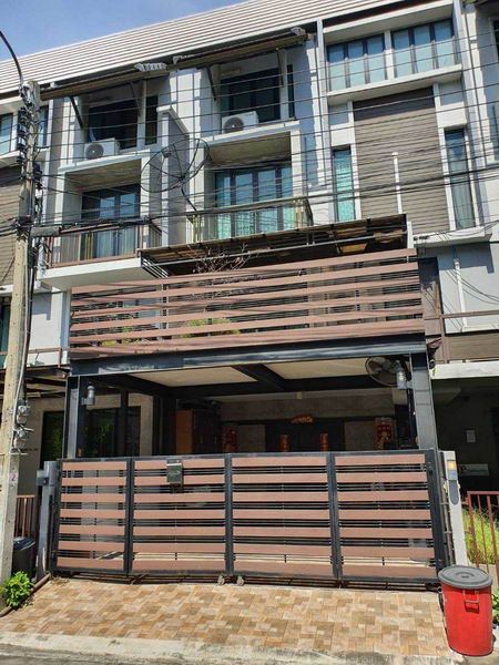 ขายทาวน์เฮ้าส์/ทาวน์โฮมพัฒนาการ ศรีนครินทร์ : For Sale Bangkok Town House Sukhumvit BTS On Nut Suan Luang BRE16768