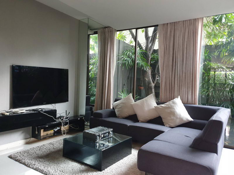 For SaleHouseSukhumvit, Asoke, Thonglor : For Sale Bangkok House Residence Sukhumvit BTS Ekkamai Watthana BRE14711