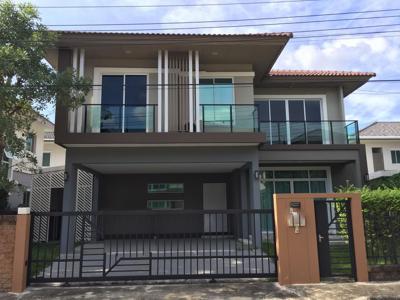 For RentHousePattanakan, Srinakarin : For Rent Bangkok House The Plant Phatthanakan BTS On Nut Suan Luang BRE11865