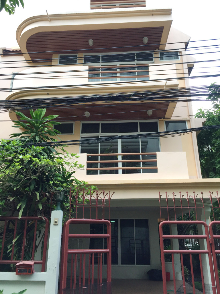 ให้เช่าบ้านสุขุมวิท อโศก ทองหล่อ : For Rent Bangkok House Sukhumvit BTS Phrom Phong Watthana BRE8356