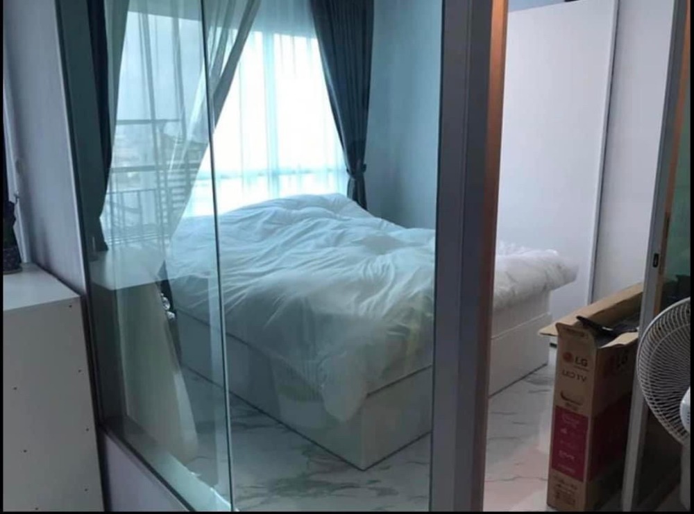 For RentCondoKhlongtoei, Kluaynamthai : 1 bedroom  1 bathroom 28 sqm., 25th floor, city view, few minutes walk from BTS Ekkamai Station, Bangkok University International College.10min walk from the gateway shopping mall, @Aspire Rama 4