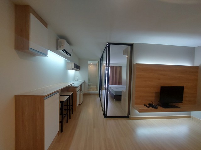 For RentCondoSamut Prakan,Samrong : Condo for rent, O2 Luxury, O2 Luxury, Soi Manthana, near Huachiew University, usable area 42 square meters, fully fitted.