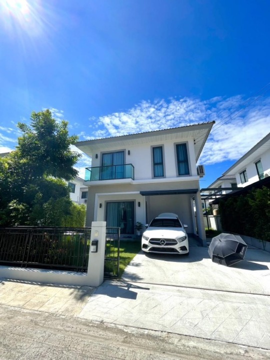 For RentHouseBangna, Bearing, Lasalle : Single house for rent, Perfect Park Bangna, ABAC Bangna zone, near Nang Ram Market, Bang Sao Thong, just 8 minutes.