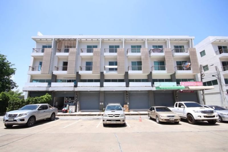 For RentShophouseChaengwatana, Muangthong : For rent, commercial building 3.5 floors, 2 units, Sansiri Project, SANSIRI B-AVENUE Tiwanon Chaengwattana.