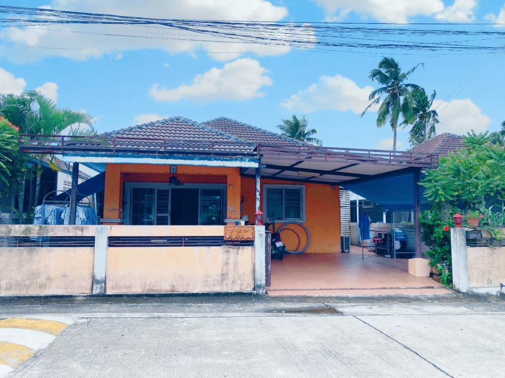 For SaleHouseSriracha Laem Chabang Ban Bueng : Urgent sale, single-storey detached house. Wide area, prime location, Win Place Village, Bowin, Sriracha, Chonburi, size 50 sq m., 2 bedrooms, 2 bathrooms, price only 1.95 million baht.